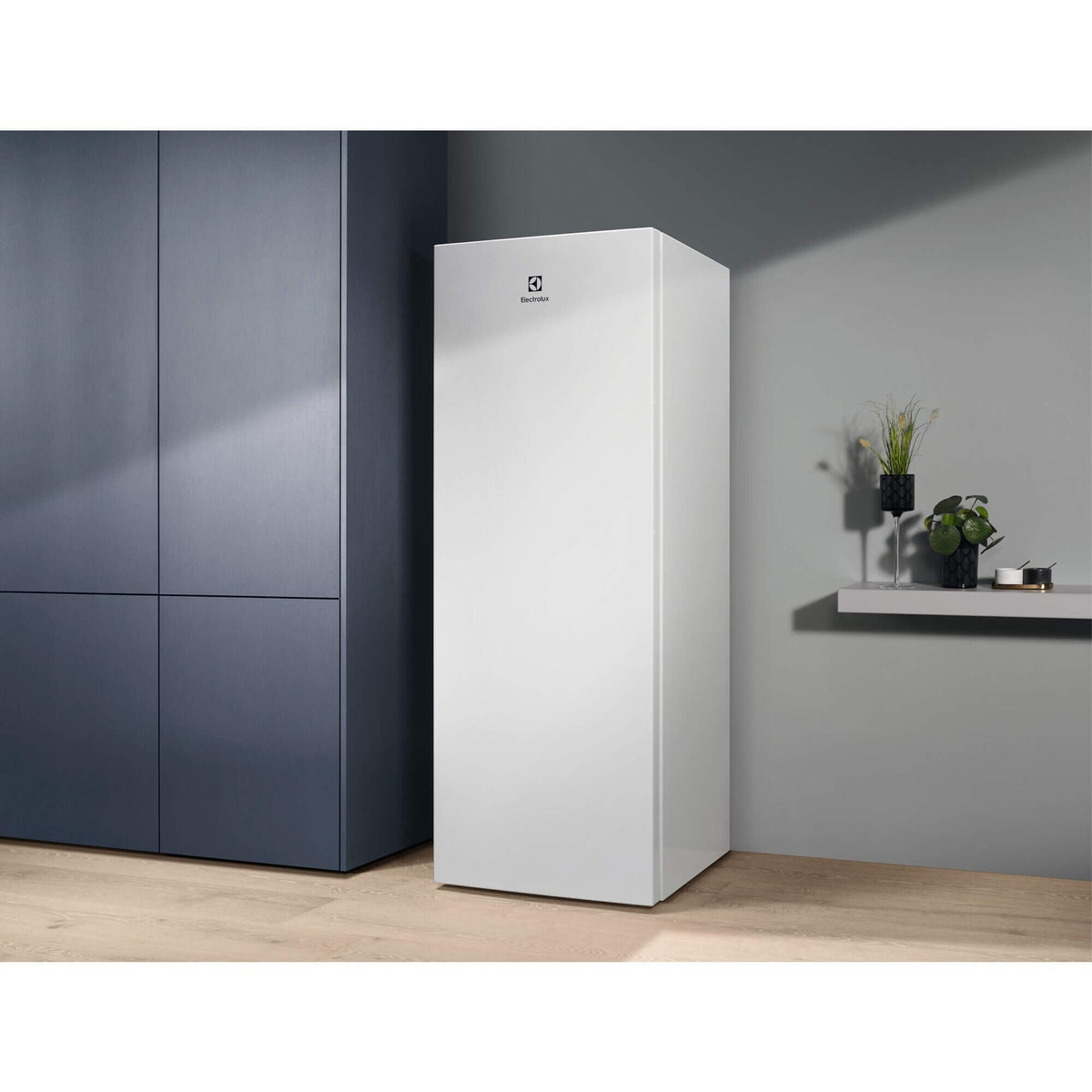 Jednoverová chladnička Electrolux LRB1DE33W