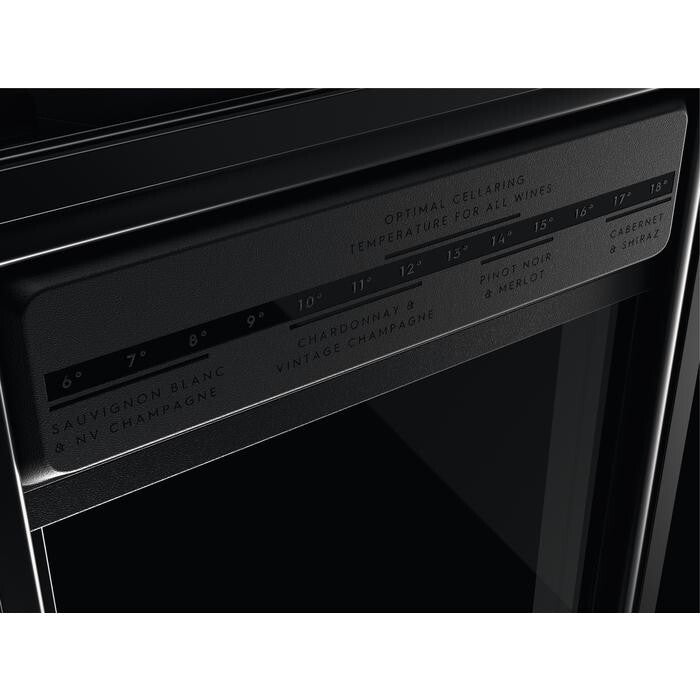 Vstavaná vinotéka Electrolux EWUS018B7B